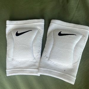 White knee pads